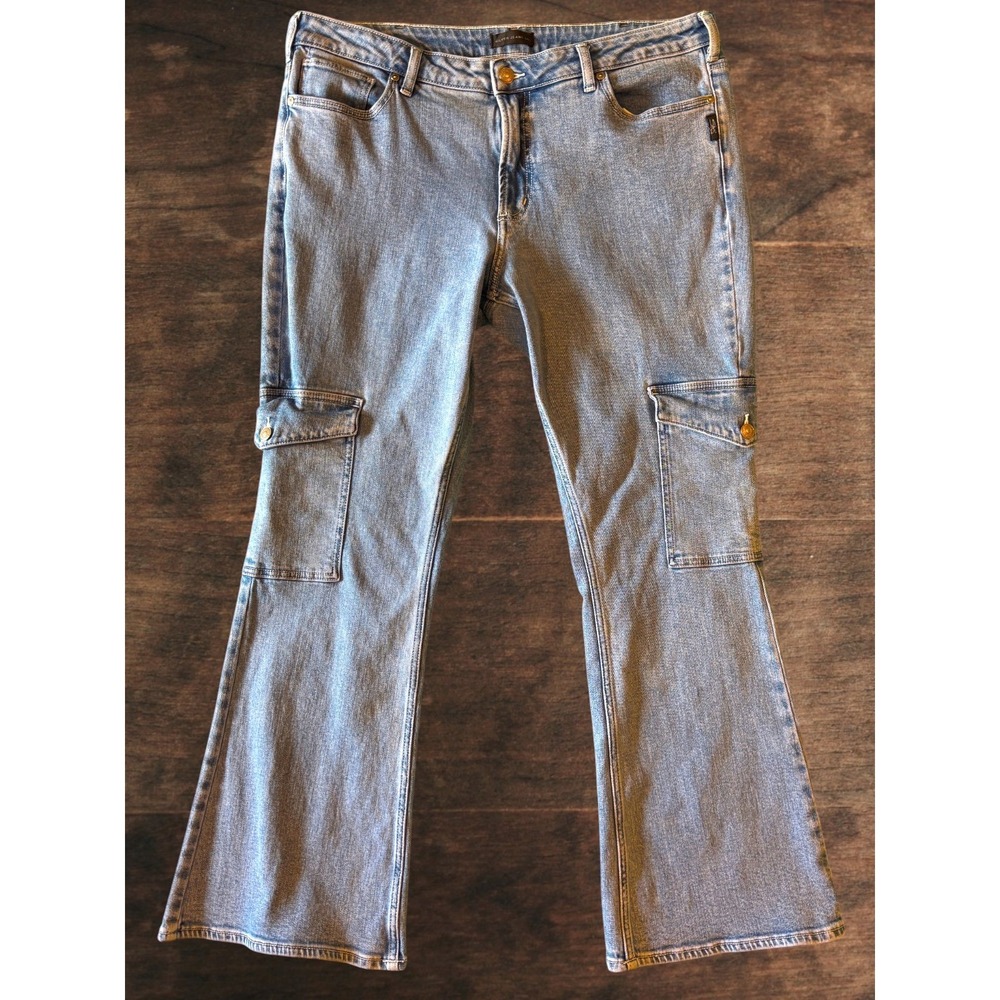 Silver Jeans Co Flare Cargo Jeans Women's 14 Mid Rise Stretch Medium Wash Denim